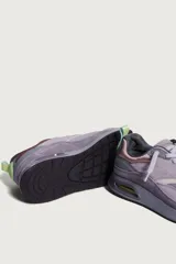 Zapatillas deportivas Hoff modelo Guell, color lila con detalles en gris, rosa y verde.