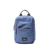 Bandolera azul de tela con cierre doble, asa fija, forro interior textil, bolsillo interno con cierre y dos bolsillos externos con cierre.