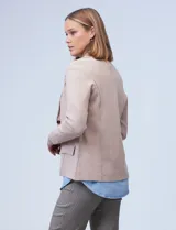 Cardigan tejido color borgoña, marca Elle. Con cuello con solapa, abertura central con botones y bolsillos simulados en la parte delantera.