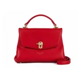 Cartera de mano David Jones color rojo, con solapa frontal, cierre metálico dorado y asa superior. Incluye correa larga ajustable y extraíble.