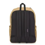 Mochila Jansport modelo Double Break de 27 litros, color beige, con compartimento principal amplio, múltiples bolsillos frontales con cierre, parche de cuero sintético en forma de rombo y etiqueta con el logo de la marca.