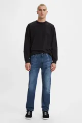 Jean de hombre Levi's modelo 502 Regular Taper ADV, color azul oscuro con lavado medio. Corte regular en muslos y tapered en piernas. Confeccionado con tecnología Levi's Flex para mayor comodidad y flexibilidad.