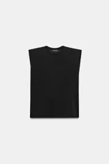 Camiseta de cuello redondo y manga sisa con hombreras marcadas, confeccionada en tejido de lyocell con bajo recto.
