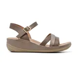 Sandalias de plataforma color marrón con tiras cruzadas y hebilla ajustable al tobillo.