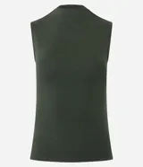 Musculosa básica de cuello alto, sin mangas, confeccionada en una mezcla de algodón, modal y elastano. Presenta un diseño ajustado y minimalista, ideal para uso diario.