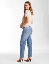 Remera de modal marca Philosophy, con diseño de cuello volcado y mangas cortas.