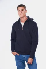 Canguro azul con capucha y cierre frontal, con bolsillos laterales.