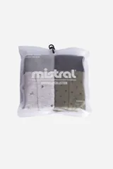 Pack de dos boxers con cintura elastizada, uno color verde militar con estampado de cruces y otro gris con estampado de veleros.