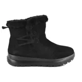 Botas cortas negras de gamuza sintética con interior de piel sintética y detalle de cordones cruzados en la parte trasera.