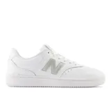 Championes New Balance 480 de cuero blanco con logo plateado en el lateral.