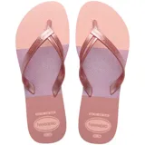 Sandalias de dedo Havaianas modelo Elegance Print, con diseño tricolor en tonos rosados y lilas en degradé. Presenta tiras finas metalizadas con relieve y el logo de la marca.