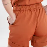 Short verde con cintura elastizada y ruedo con dobladillo.