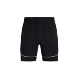 Short deportivo Under Armour Challenger Pro, color negro con costuras decorativas contrastantes en blanco en los laterales y cintura elástica.