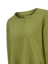 Buzo de algodón orgánico color verde militar, de cuello redondo y manga larga, con un detalle central en relieve.