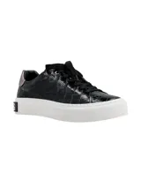 Championes de plataforma con textura efecto cocodrilo en color negro, cordones al tono y suela de goma blanca con detalle de marca en el talón.