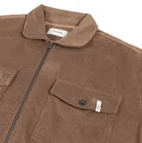 Campera de pana color marrón con cierre frontal, cuello clásico, puños elásticos y bolsillos frontales con solapa.