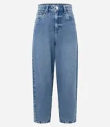 Pantalón de jean color azul con diseño carrot, cintura alta y calce holgado que se estrecha hacia los tobillos.