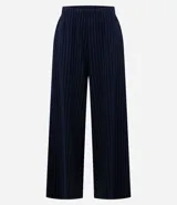 Pantalón de corte amplio y tiro alto con cintura elástica, confeccionado en tejido con diseño de raya de tiza. Presenta una caída fluida y diseño de pierna recta.