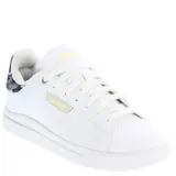 Championes urbanos Adidas modelo Urban Court Silk, color blanco con detalles en dorado y estampado floral en el talón.