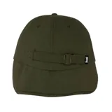Gorro con visera y orejeras de color verde oliva, con estampado gráfico en negro en la parte frontal.
