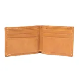 Billetera de cuero color tostado, de diseño clásico y rectangular, con el logo de la marca grabado en relieve en la esquina inferior derecha.