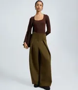 Body de manga larga marca Blue Steel, confeccionado en poliamida seamless con escote cuadrado y cierre en la entrepierna.