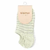 Soquete de tejido suave marca Mistral, de diseño a rayas horizontales grises sobre base beige, con ajuste cómodo.