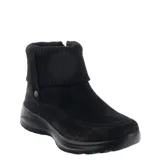 Botas de caña baja color negro, confeccionadas en gamuza con detalle de cuello tejido en punto acanalado. Presentan cierre lateral, puntera redondeada y suela de goma con plataforma integrada.