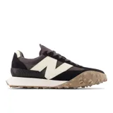 Championes New Balance XC-72 unisex, color negro, gris y beige, con logo "N" en blanco.