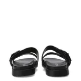Sandalias planas color negro con dos tiras anchas en el empeine, cada una con hebilla metálica plateada ajustable. Poseen suela con ligera plataforma y diseño texturizado en el borde.