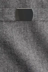 Minifalda gris melange de tiro alto con trabillas y cinturón incluido con hebilla metálica rectangular.