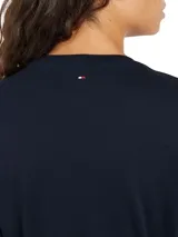 Vestido azul marino de algodón interlock de Tommy Hilfiger, con cuello redondo, manga corta y cinturón anudable.