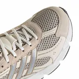 Championes Adidas Technochaos 2000, color beige con detalles plateados y suela chunky de amortiguación Cloudfoam.