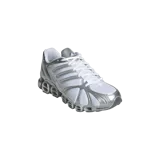 Championes Adidas Mega Ghostride, color blanco con detalles plateados, suela con amortiguación y diseño técnico.