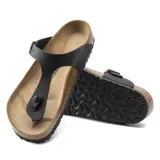Sandalias Birkenstock Gizeh modelo BF en color negro, con diseño tipo dedo y tira ajustable con hebilla metálica. Cuentan con plantilla anatómica de corcho y suela de EVA.