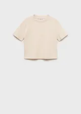 Camiseta de manga corta con cuello redondo y diseño recto, confeccionada en tejido de punto con terminaciones en canalé.
