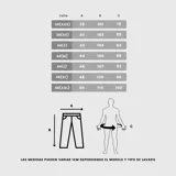 Pantalón de jean con corte baggy, de tiro medio y pierna ancha. Presenta un lavado claro con un sutil estampado de monograma en toda la superficie.