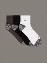 Pack de 3 pares de medias Calvin Klein de corte medio, en colores gris, negro y blanco. Presentan logo CK en el tobillo y diseño jaspeado en la puntera y el talón.