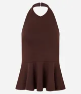 Top de color marrón oscuro con cuello halter y corte peplum ajustado a la cintura.