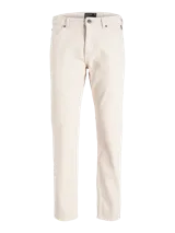 Pantalón de jean color beige, corte recto, con cinco bolsillos y cierre de cremallera.