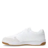 Championes New Balance modelo 480, de diseño urbano y clásico. Presentan una parte superior que combina cuero y paneles de malla, con el logo característico en el lateral. Cuentan con suela de goma en tono caramelo que brinda tracción y durabilidad.