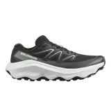 Championes de trail running Salomon Ultra Flow 2, de color negro con suela blanca y detalles en gris. Cuenta con upper de malla transpirable, entresuela amortiguada y suela con tacos para mayor tracción en terrenos difíciles.