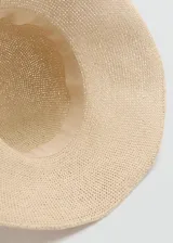 Sombrero flexible de ala ancha color beige, tejido con efecto paja.