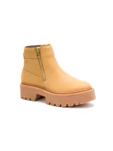 Bota Caterpillar modelo Colorado Max Chelsea para mujer, confeccionada en cuero liso de color tostado con suela chunky de goma tractada y cierre lateral con cremallera dorada.