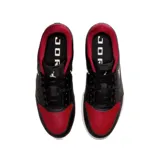Championes Nike Jordan Court Connect Low de color negro con suela blanca y detalles del logo Jumpman en blanco.