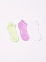 Pack de tres pares de soquetes tobilleros deportivos en colores verde claro, lila y blanco con detalles en contraste y logo de la marca en el lateral.