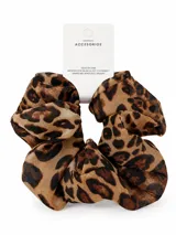 Colero de pelo con estampado animal print de leopardo.