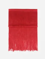 Pashmina o chal de tejido fino, color rojo vibrante, con flecos largos en los extremos.
