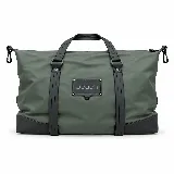 Bolso amplio de color crudo con detalles y asas en color negro, confeccionado en material engomado, con cierre superior y aplique frontal con logo de la marca Peach.