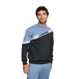 Buzo de cuello redondo Umbro, con diseño de bloques de color en gris y azul, y banda diagonal negra con el logo de la marca estampado en blanco.